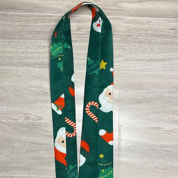 Holiday Green Santa Tie for Men - Picture 5 of 12